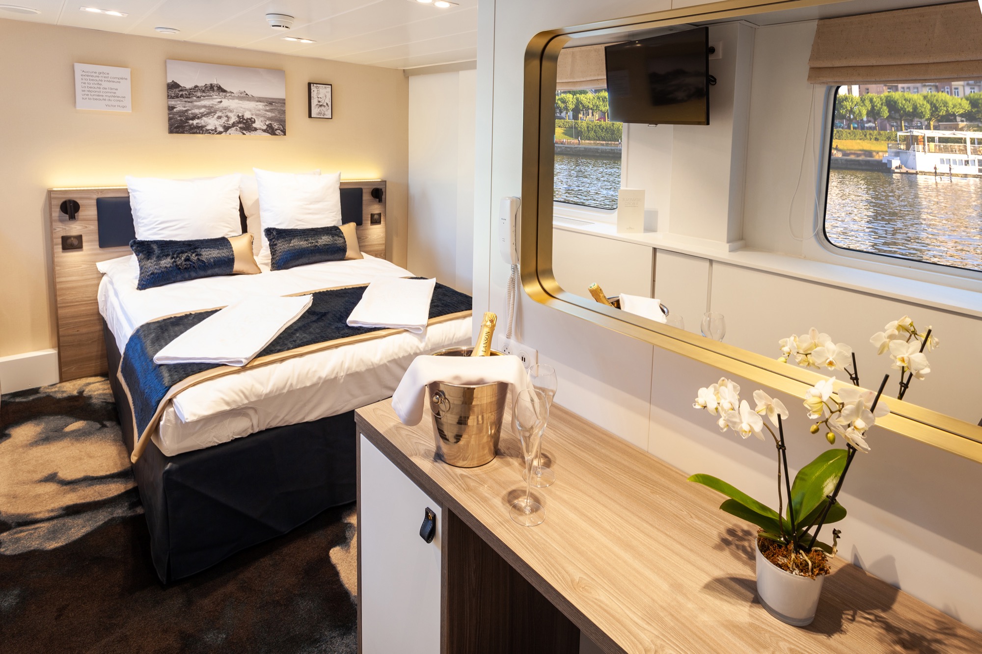 CroisiEurope MS Victor Hugo Cabin 6.jpg
